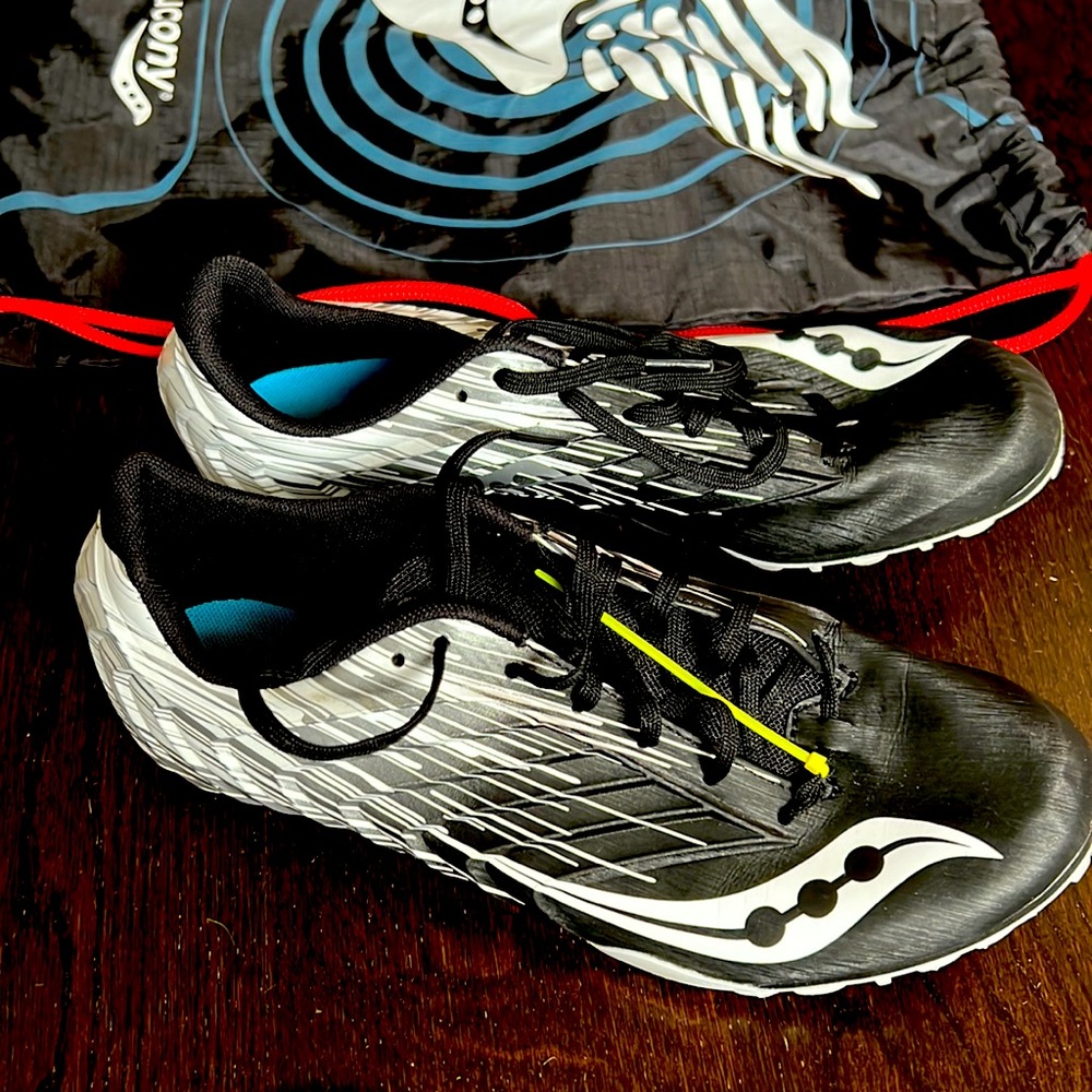 Men’s Saucony track spikes, size 9.5